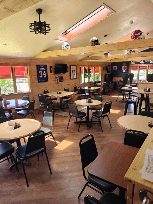 yankee-main-dining-room-for-bbq